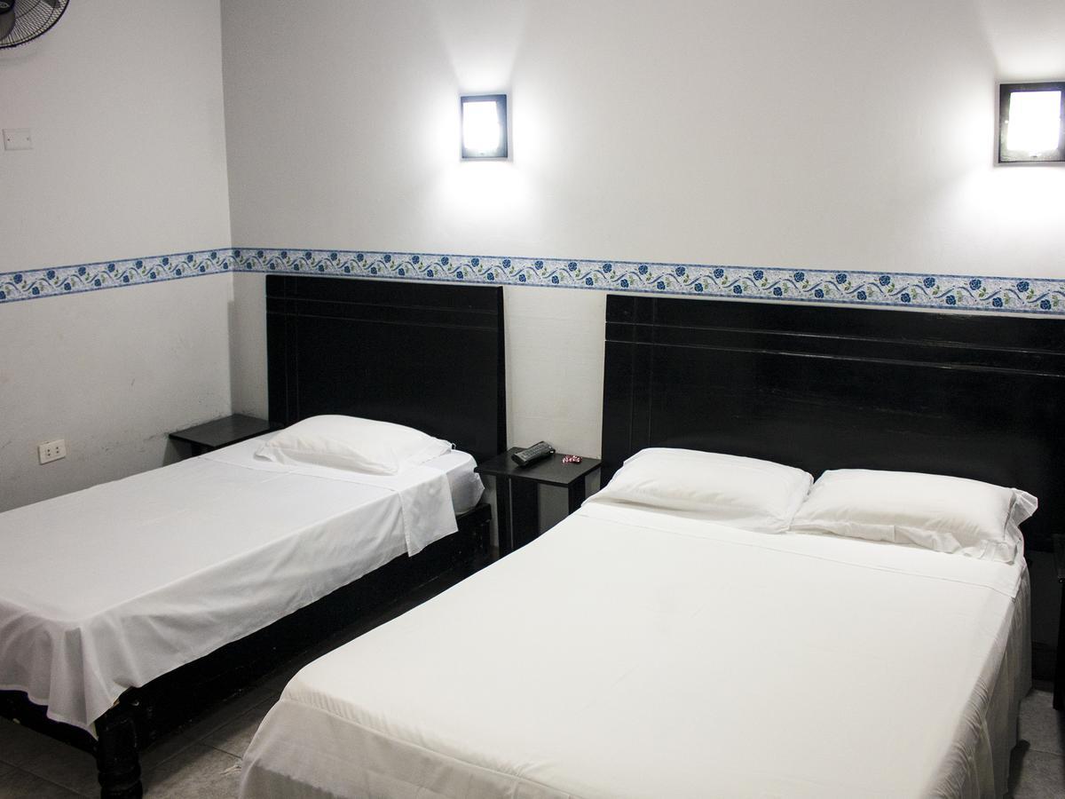 Jer'S Hostal Tumbes Exterior photo